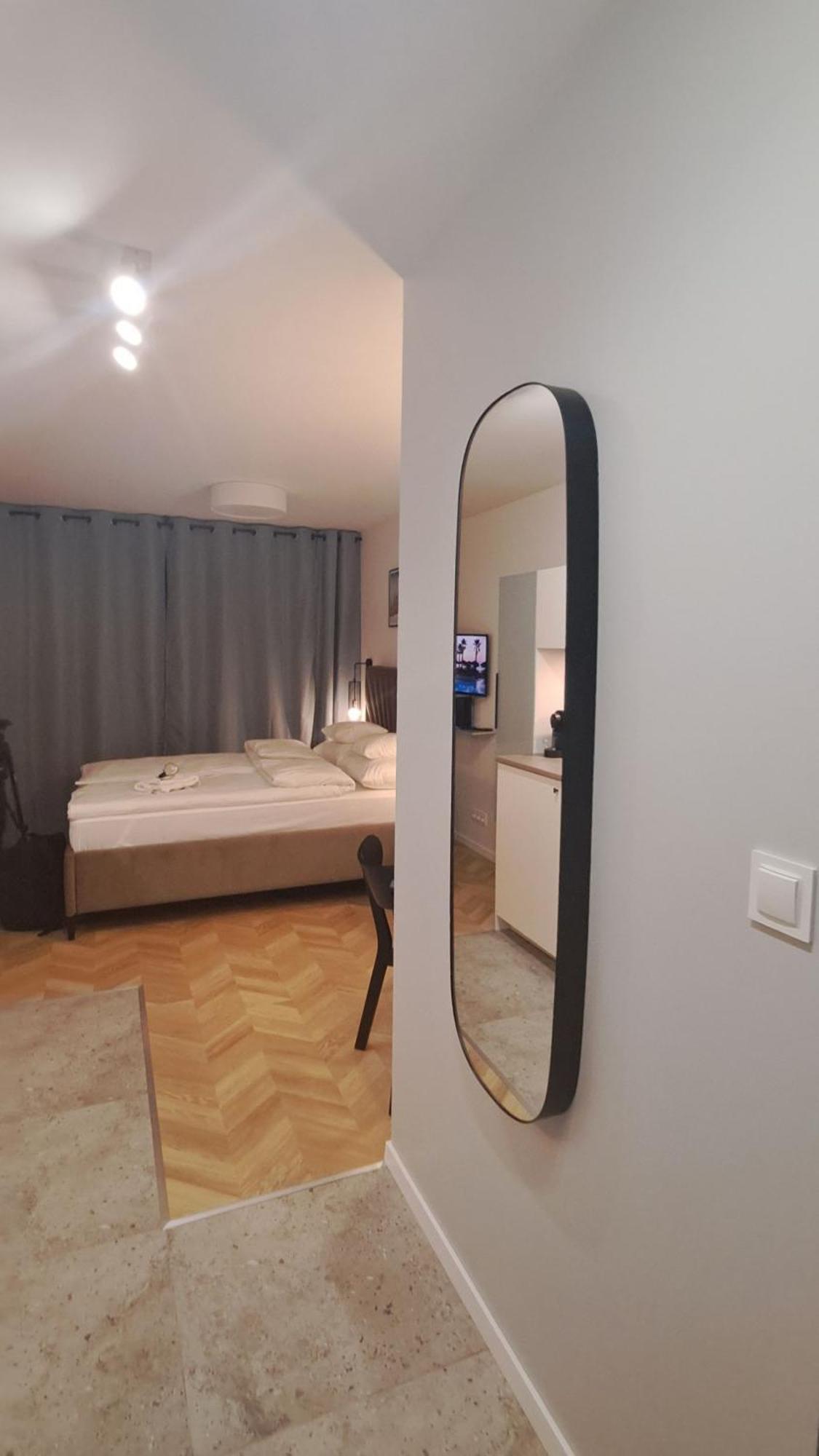 Falcon Apartment Center 4 Metro Swietokrzyska Warszawa Eksteriør billede