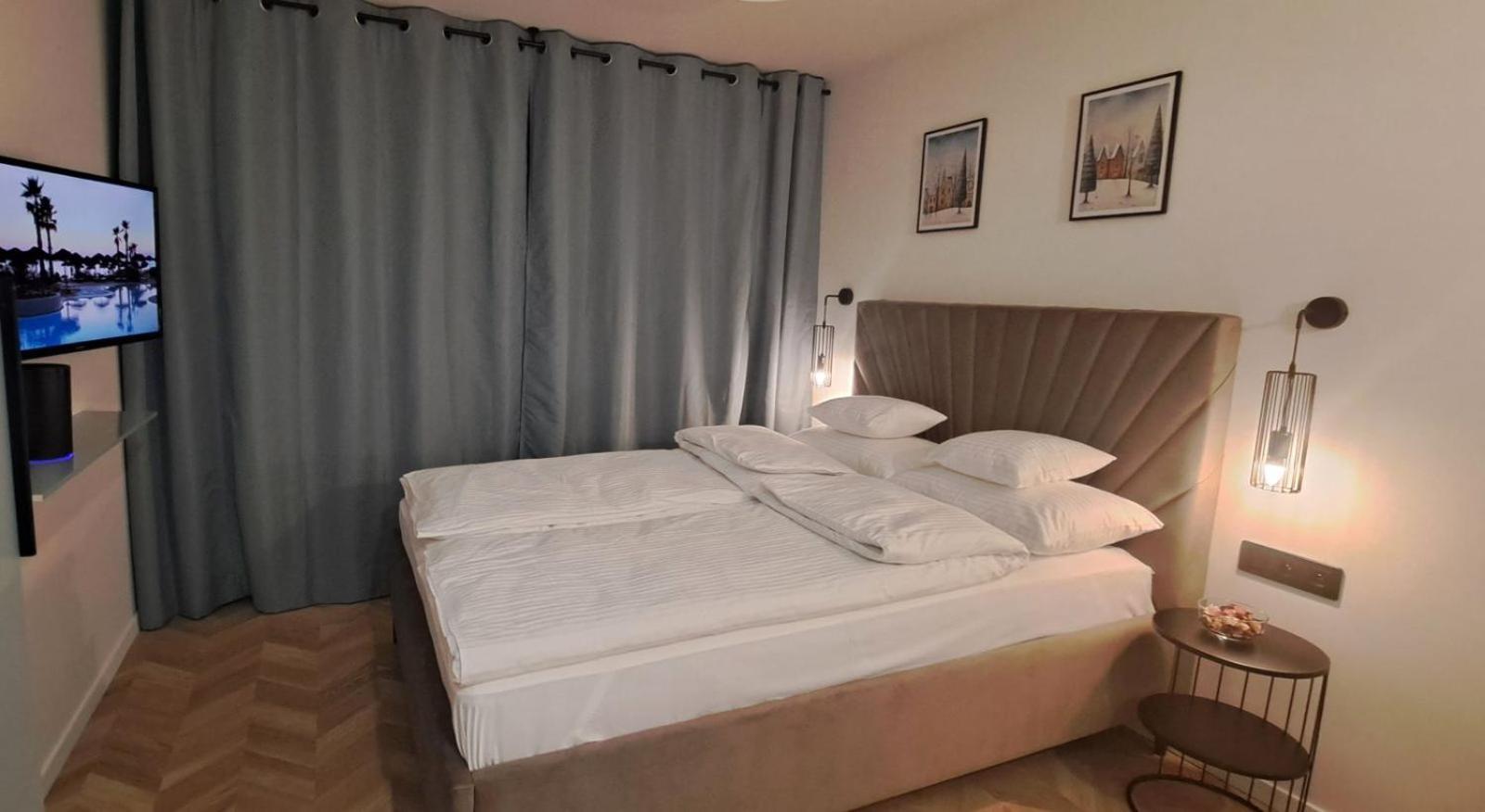 Falcon Apartment Center 4 Metro Swietokrzyska Warszawa Eksteriør billede